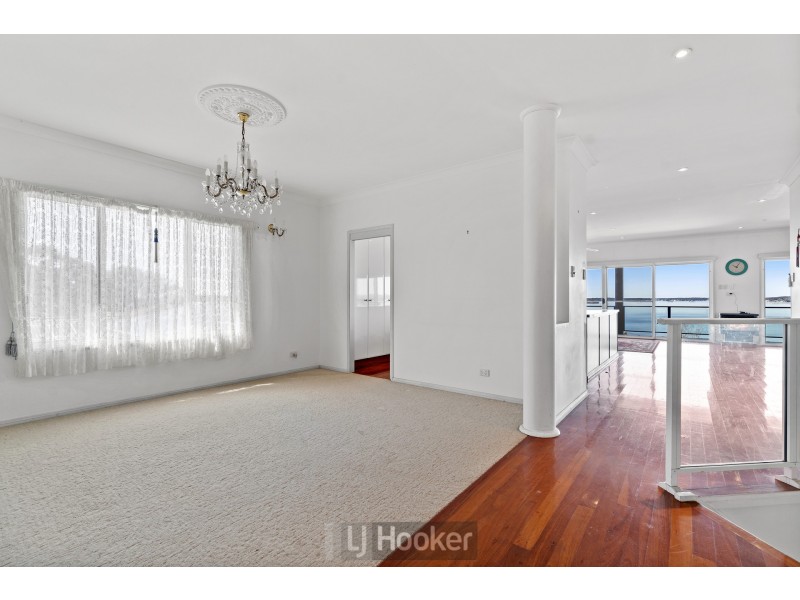 10 Cecil Avenue, Wangi Wangi NSW 2267