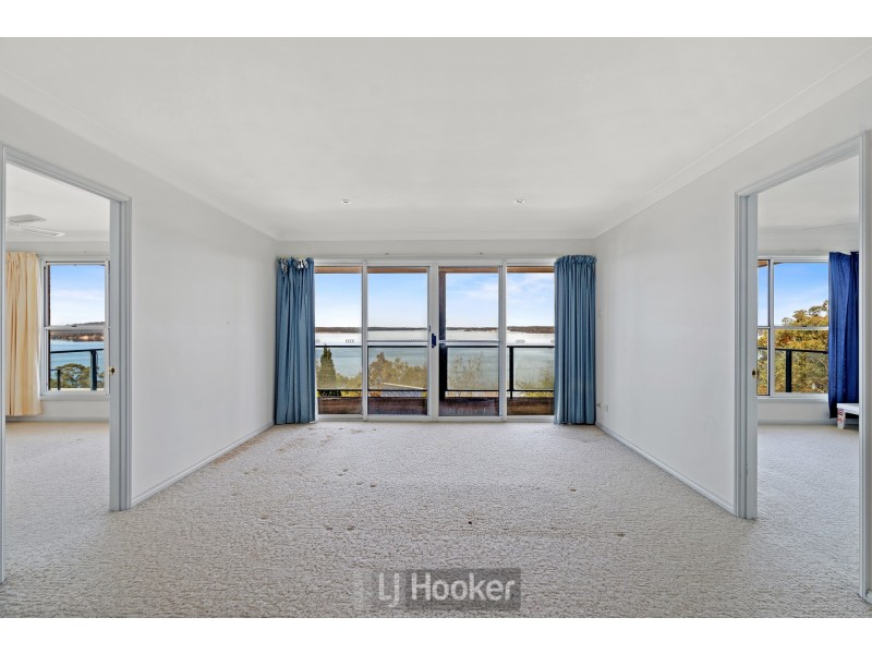 10 Cecil Avenue, Wangi Wangi NSW 2267