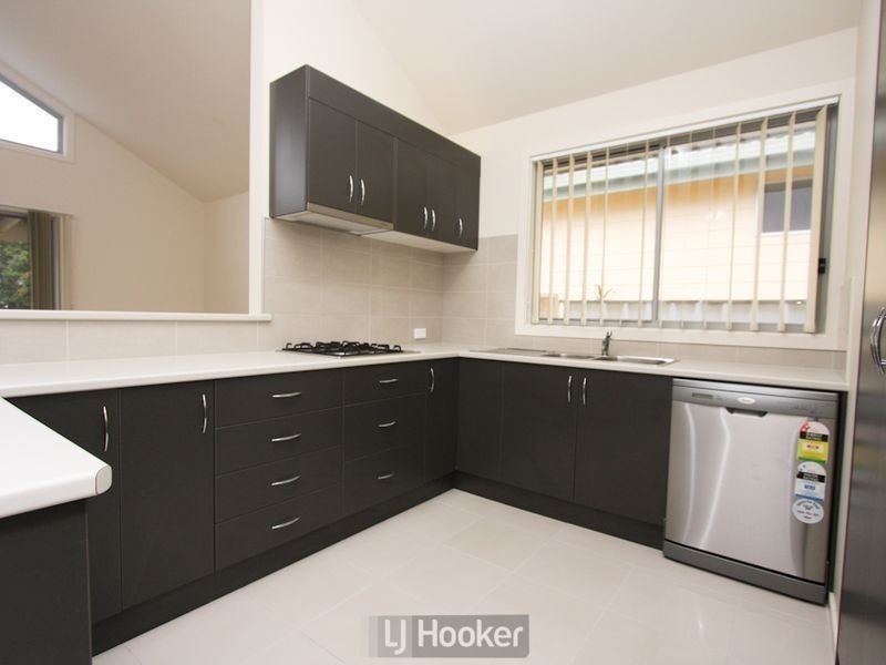 10 Melton Place, Croudace Bay NSW 2280