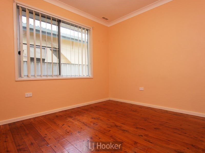 10 Melton Place, Croudace Bay NSW 2280