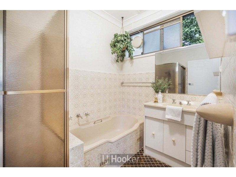 6 Michael Crescent, Valentine NSW 2280