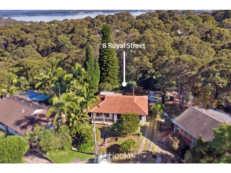 8 Royal Street, Warners Bay NSW 2282