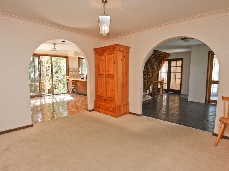 25 Yerambla Close, Eleebana NSW 2282