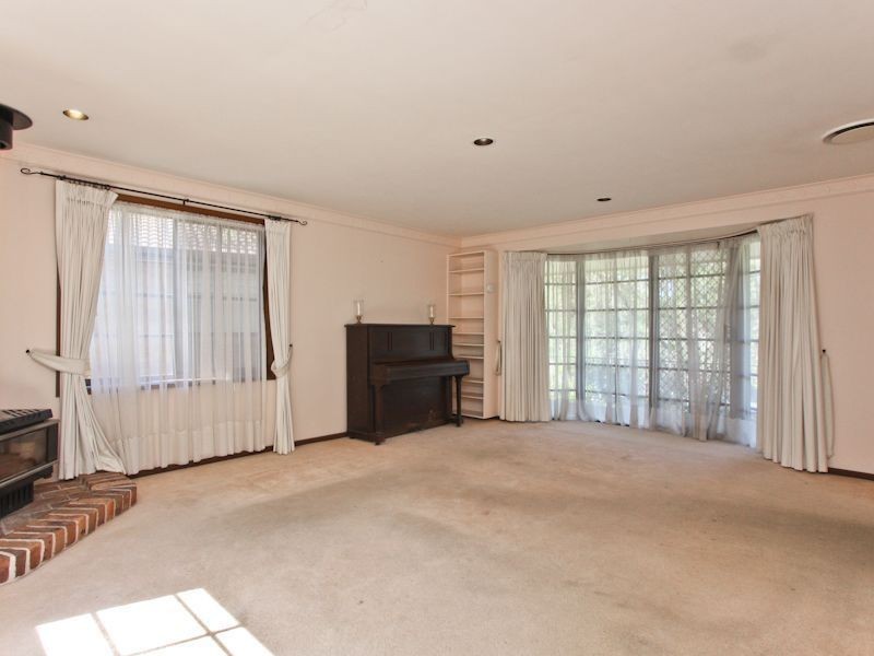 25 Yerambla Close, Eleebana NSW 2282