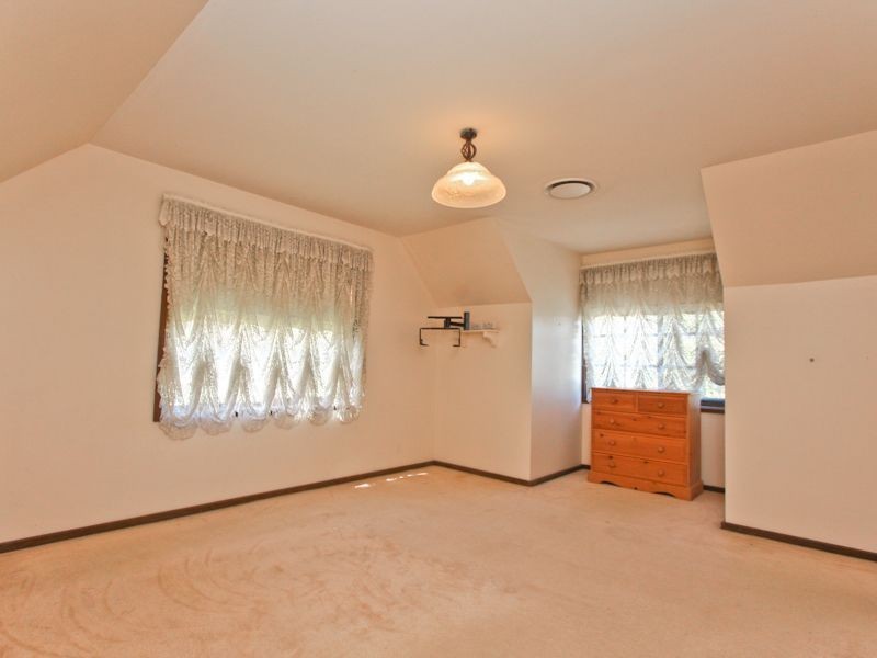 25 Yerambla Close, Eleebana NSW 2282