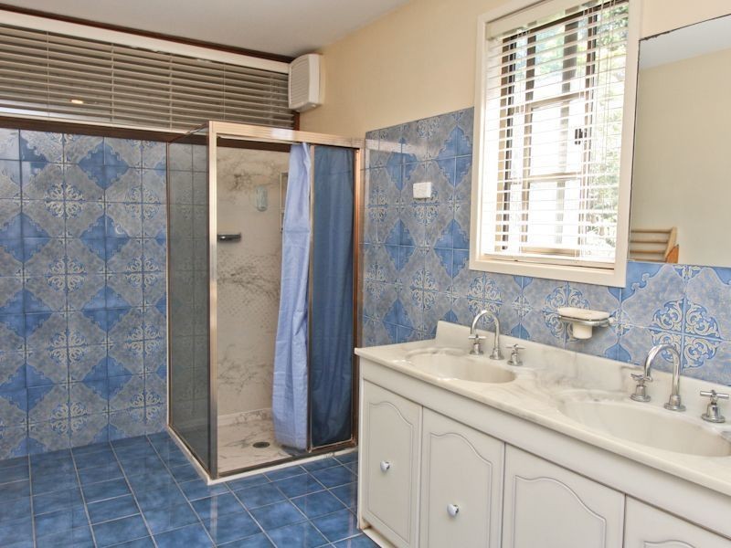 25 Yerambla Close, Eleebana NSW 2282