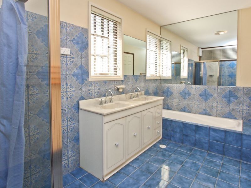 25 Yerambla Close, Eleebana NSW 2282