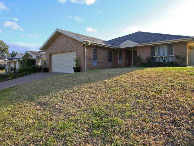 12 Seafarer Close, Belmont NSW 2280