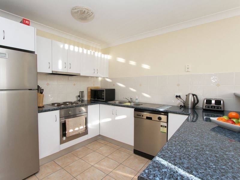12 Seafarer Close, Belmont NSW 2280