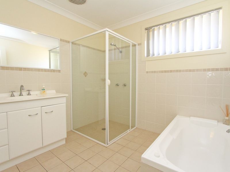 12 Seafarer Close, Belmont NSW 2280