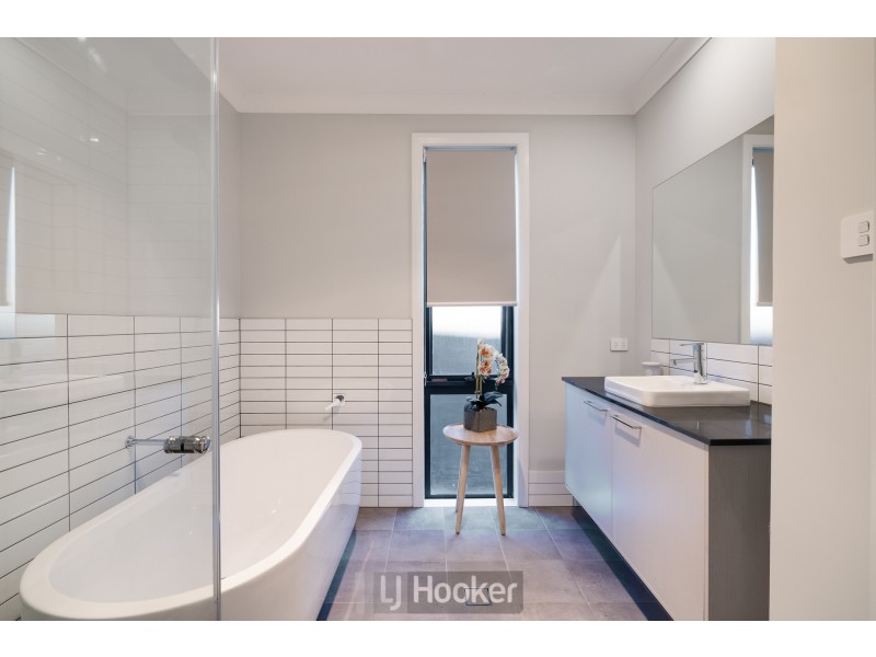 616 Macquarie Drive, Eleebana NSW 2282