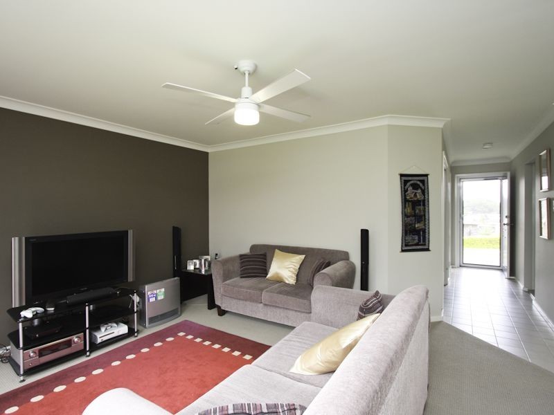 31 Harmony Crescent, Mount Hutton NSW 2290