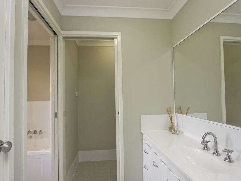 31 Harmony Crescent, Mount Hutton NSW 2290