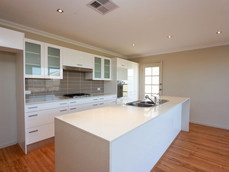 1 Japonica Place, Valentine NSW 2280