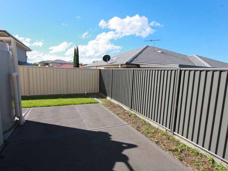 1 Japonica Place, Valentine NSW 2280