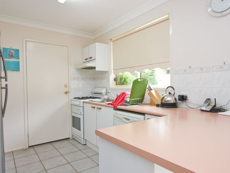 2 Gleeson Crescent, Eleebana NSW 2282