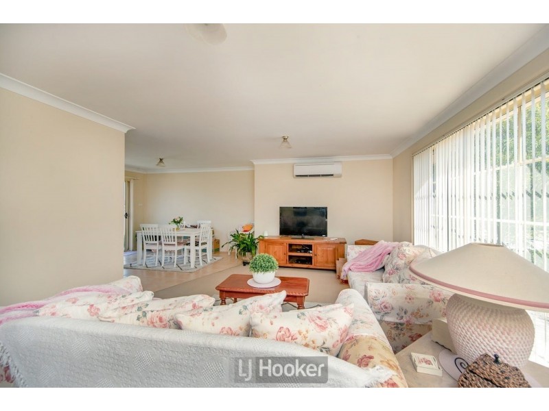 11 Caribou Road, Cameron Park NSW 2285