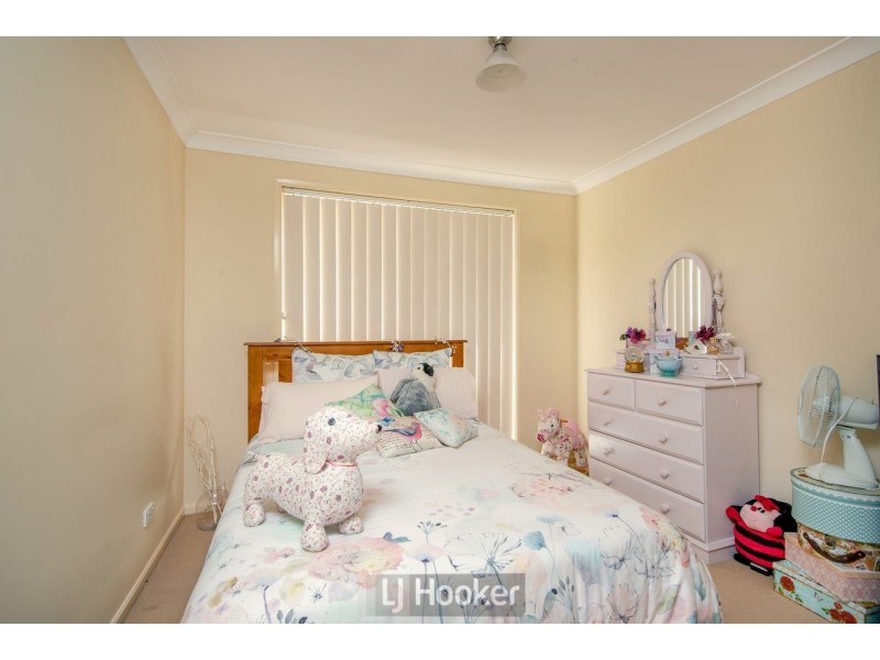 11 Caribou Road, Cameron Park NSW 2285