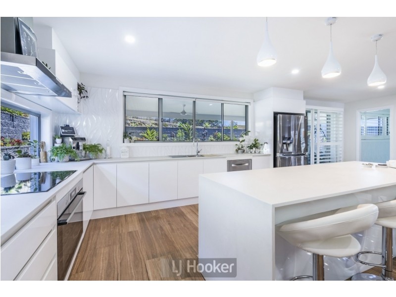 111 Delaware Drive, Macquarie Hills NSW 2285