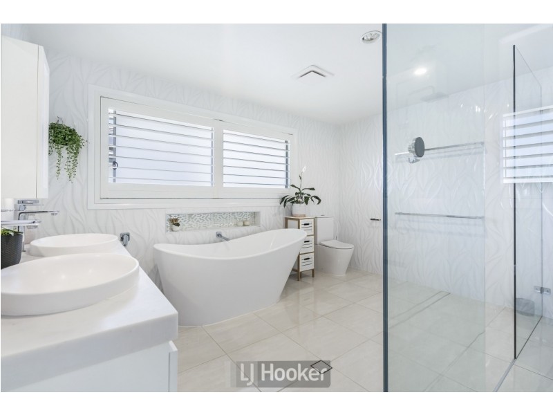 111 Delaware Drive, Macquarie Hills NSW 2285