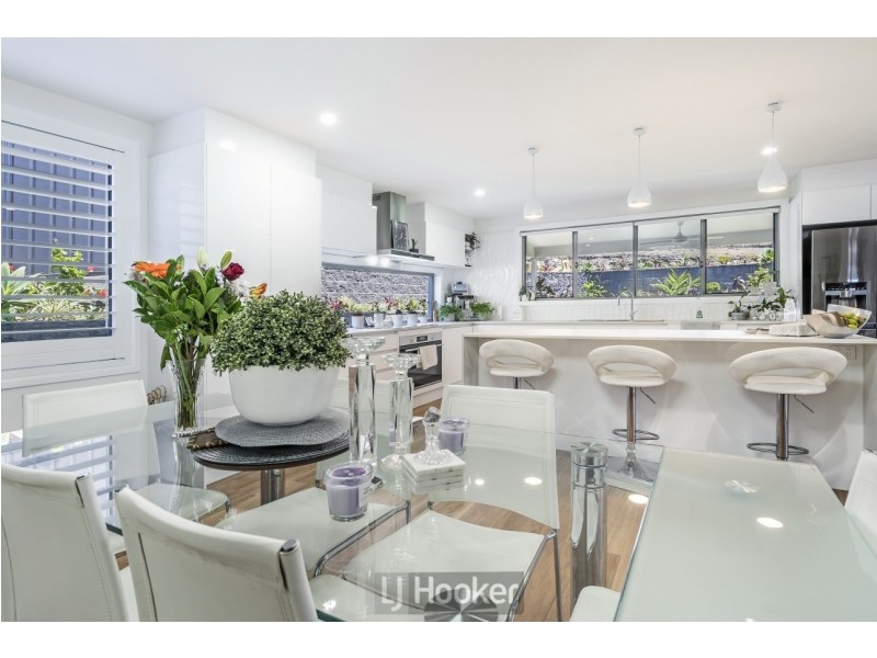 111 Delaware Drive, Macquarie Hills NSW 2285