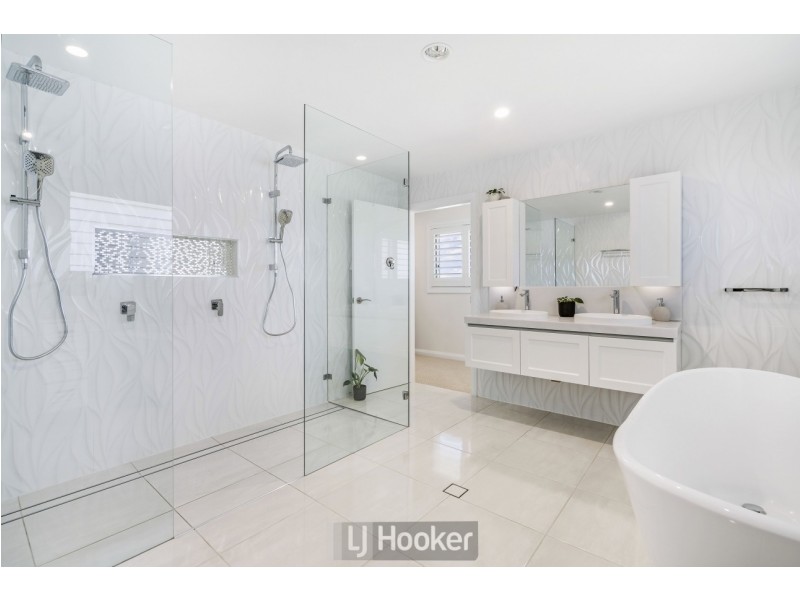 111 Delaware Drive, Macquarie Hills NSW 2285