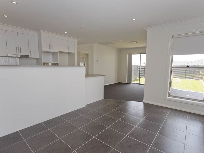 61A Dalmeny Drive, Macquarie Hills NSW 2285