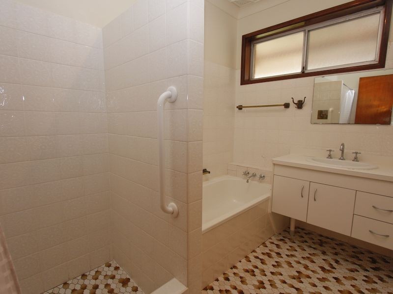 7 Berringar Road, Valentine NSW 2280
