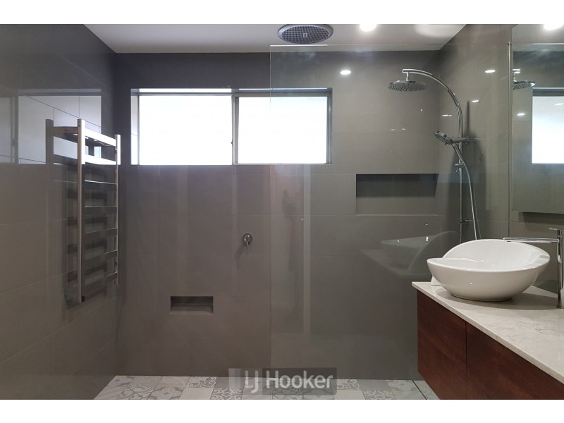 2 Malwood Avenue, Macquarie Hills NSW 2285