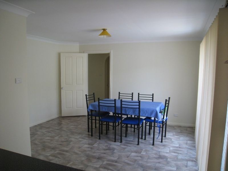 17 Calancra Avenue, Cameron Park NSW 2285