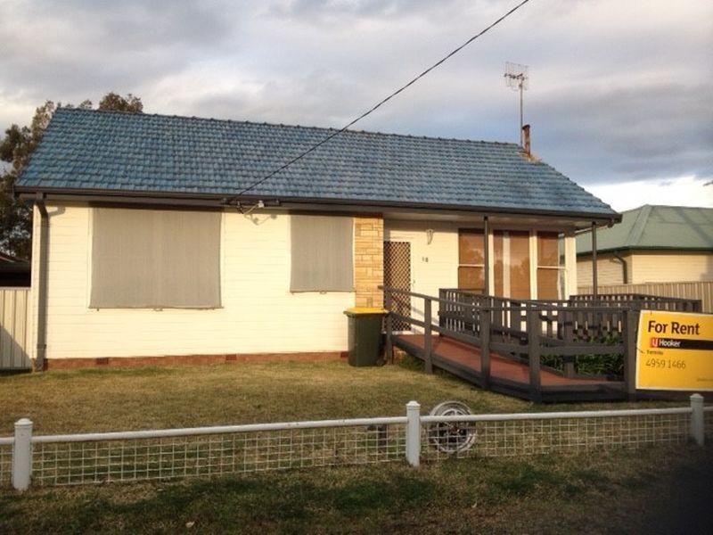 18 Maurie Avenue, Warners Bay NSW 2282