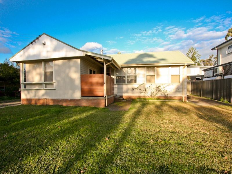 10 Queen Street, Warners Bay NSW 2282