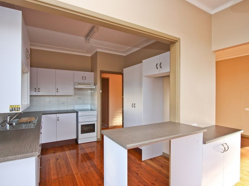 10 Queen Street, Warners Bay NSW 2282