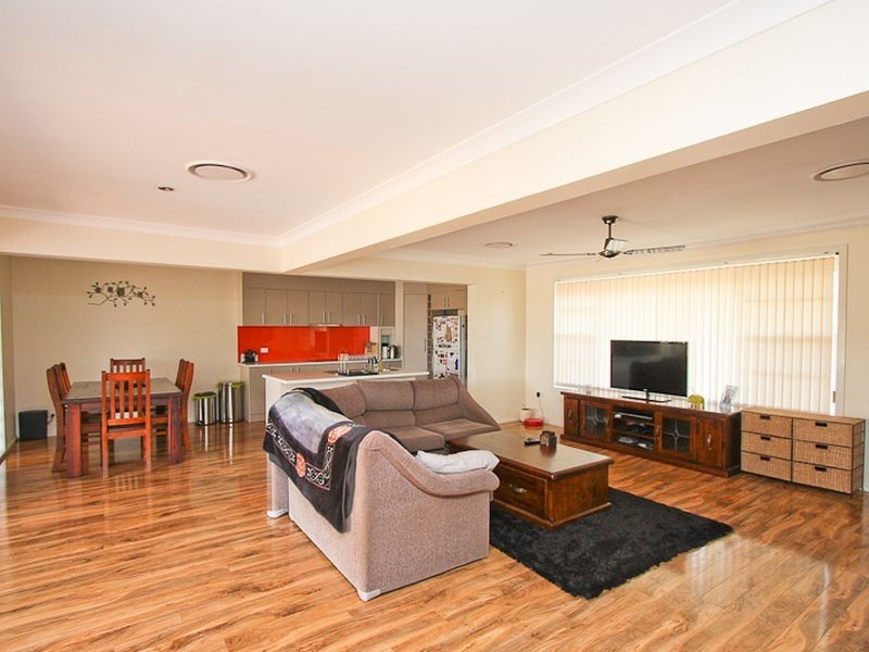 26 Walker Street, Warners Bay NSW 2282