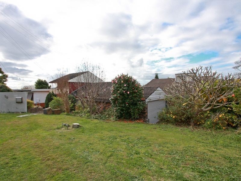 10 Ian Street, Eleebana NSW 2282