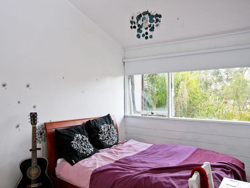 10 Ian Street, Eleebana NSW 2282