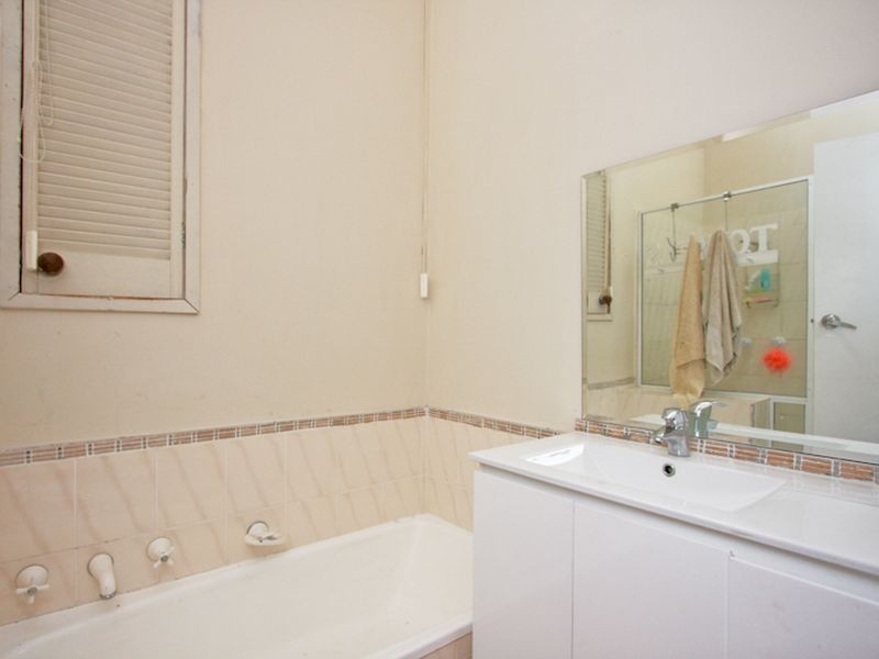 10 Ian Street, Eleebana NSW 2282