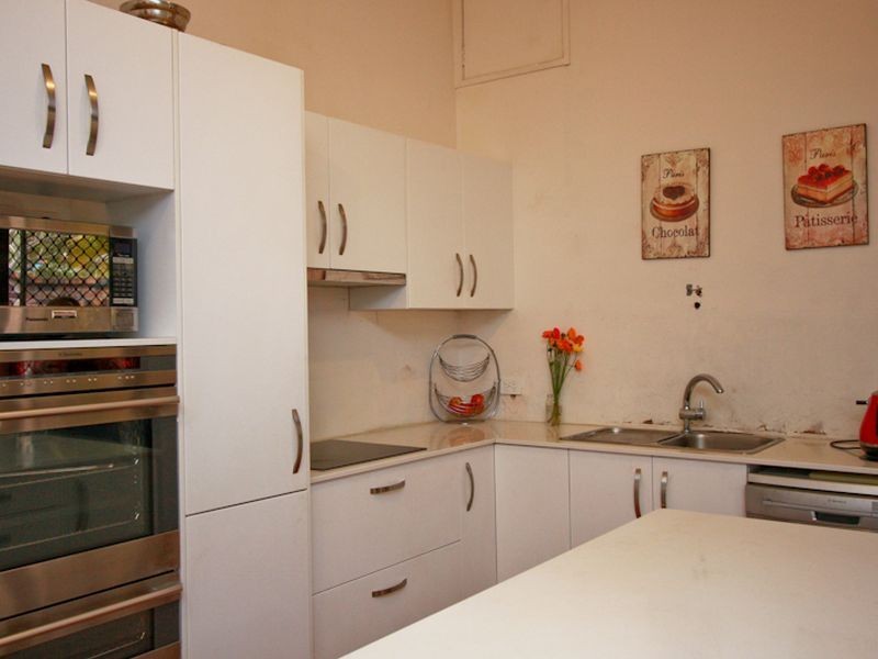 10 Ian Street, Eleebana NSW 2282