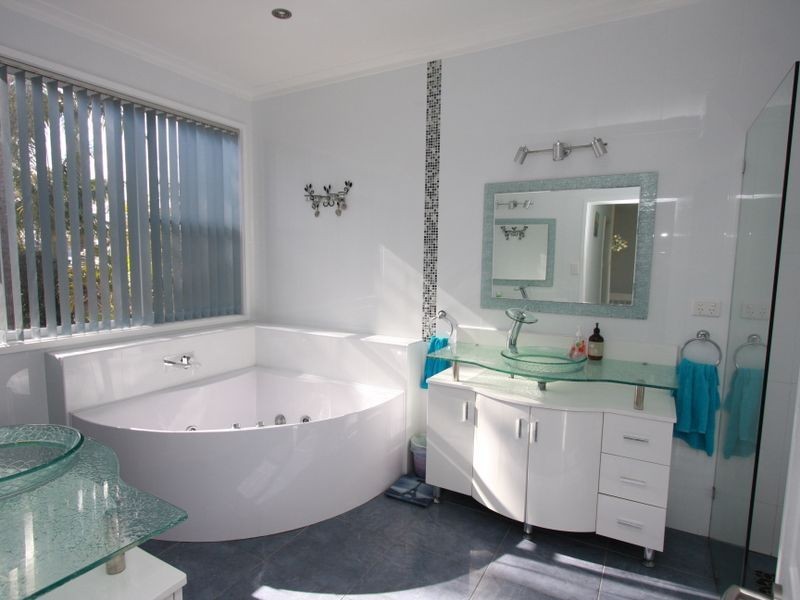 27 Victor Avenue, Valentine NSW 2280