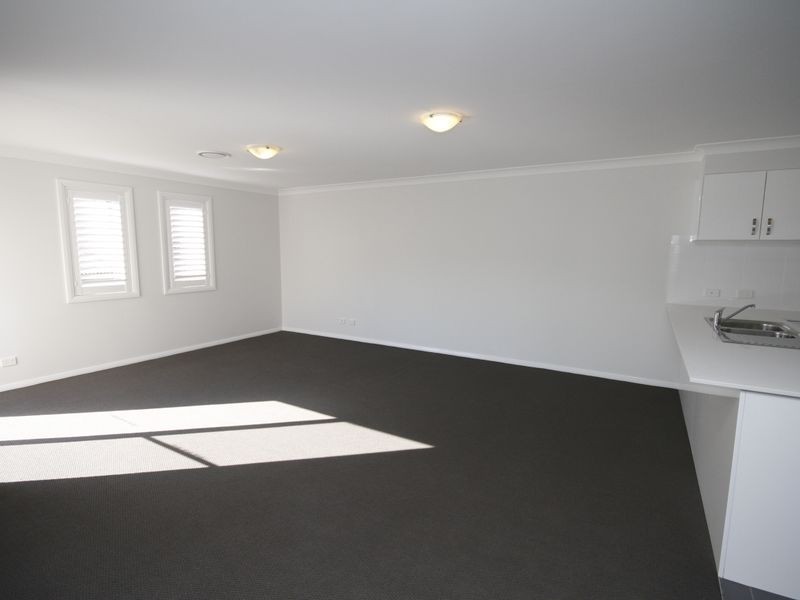 4/247 Warners Bay Road, Mount Hutton NSW 2290