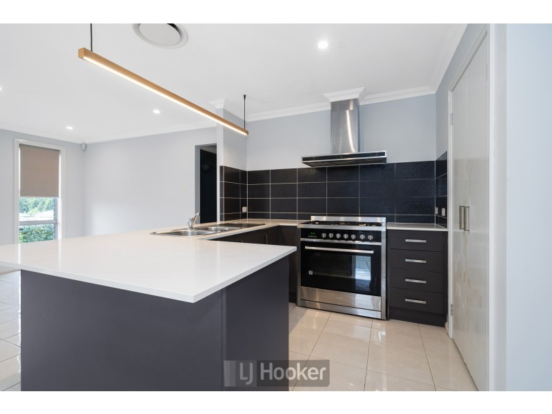 97 Portland Drive, Cameron Park NSW 2285