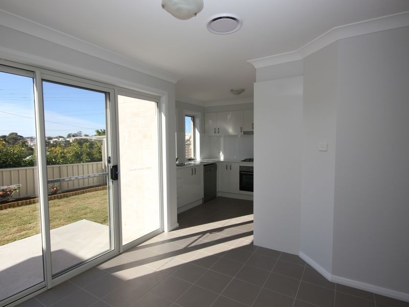 2/247 Warners Bay Road, Mount Hutton NSW 2290