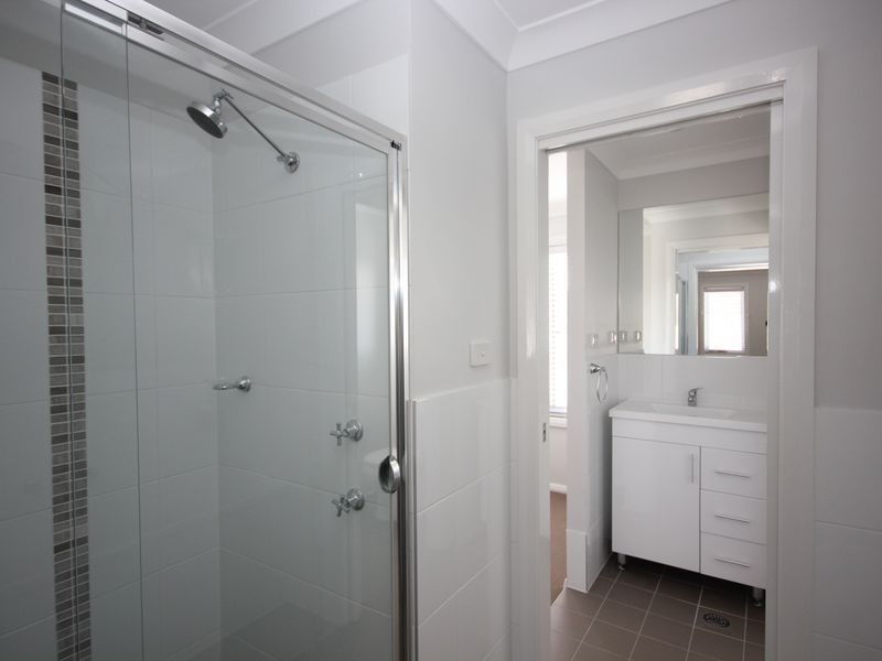 2/247 Warners Bay Road, Mount Hutton NSW 2290