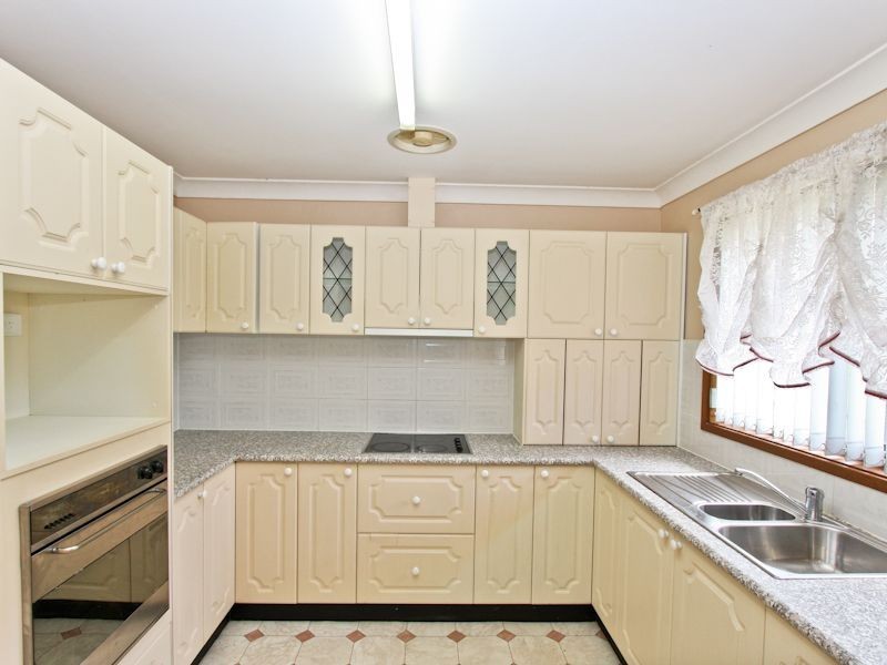 12 Seaview Close, Eleebana NSW 2282