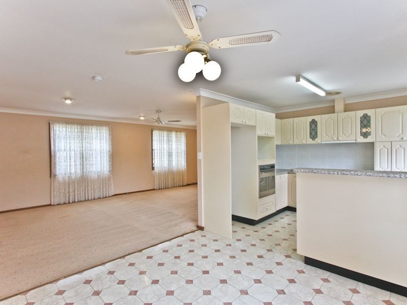 12 Seaview Close, Eleebana NSW 2282