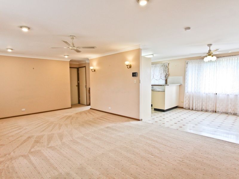 12 Seaview Close, Eleebana NSW 2282