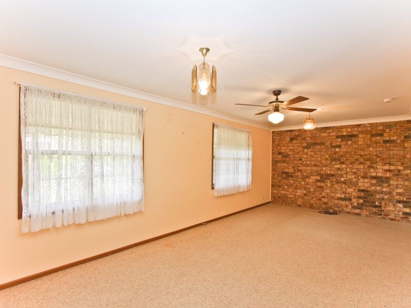 12 Seaview Close, Eleebana NSW 2282