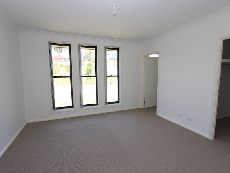 98 Dalmeny Drive, Macquarie Hills NSW 2285