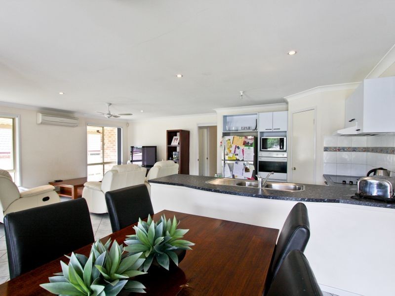 10 Nursery Grove, Mount Hutton NSW 2290