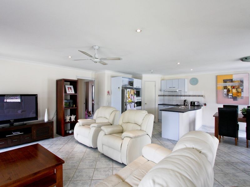 10 Nursery Grove, Mount Hutton NSW 2290